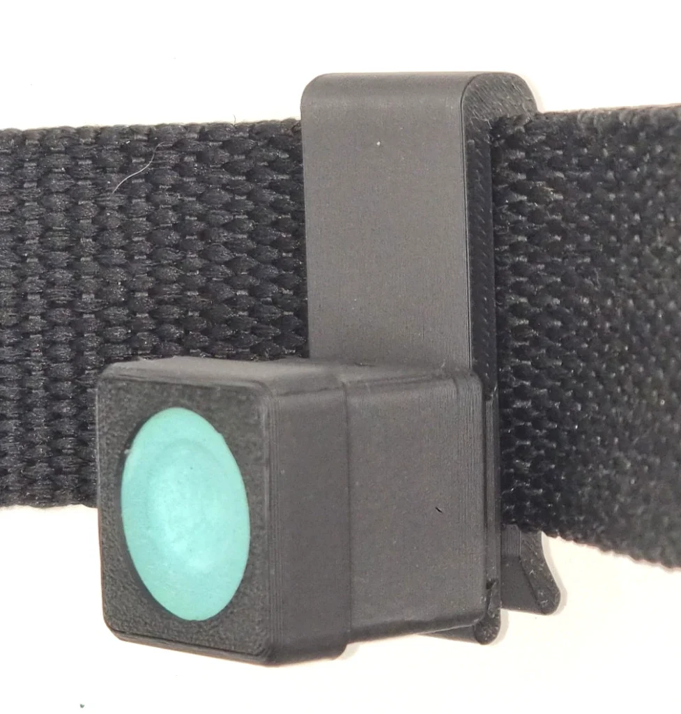 Magnetic Snooker Chalk Holder & Belt Clip Pool Billiards Cue Accessories